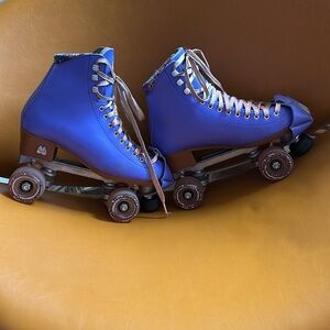 Moxi Beach Bunny Roller Skates